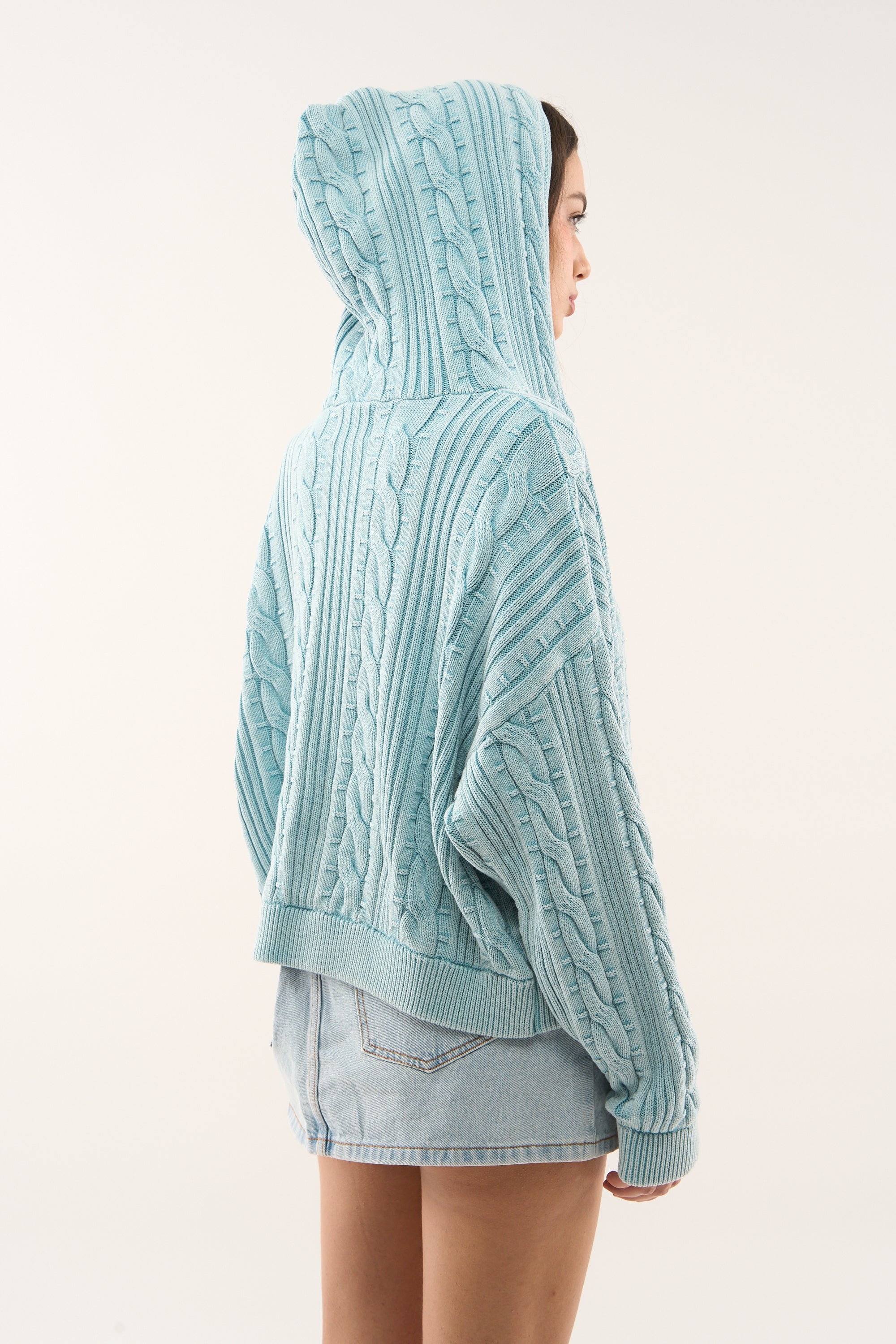 Latte Zipper Light Blue Knit